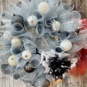 Elegant Silver and White Holiday Wreath